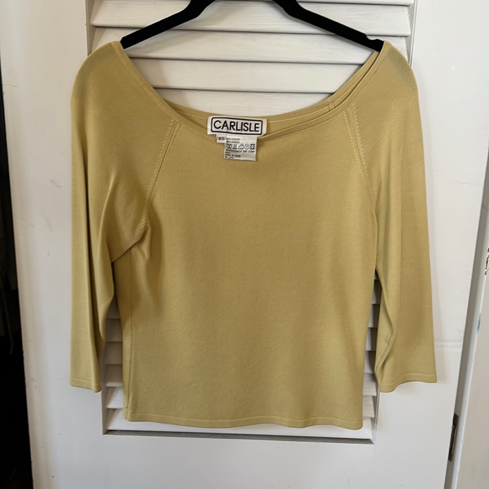 Carlisle top. Extra small. Beautiful pea soup green.